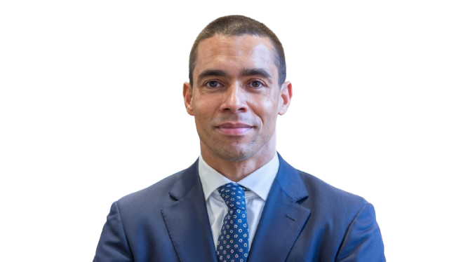 a-medium-shot-of-a-cfo-with-a-confident-_C1PnS2UdRAmTZFaGx7-jYg_EUAShareTVamHINbrh1ujg-removebg-preview